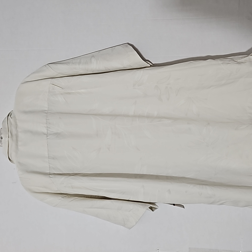 Van Heusen button down casual shirt. XXL - Picture 6 of 9